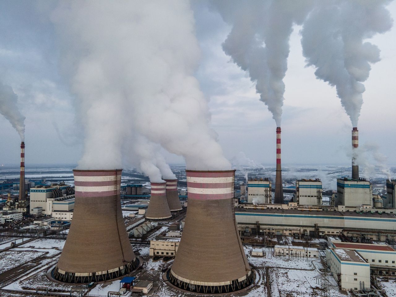 Elektrownia węglowa. Węgiel będzie długo zapewniał energię na świecie