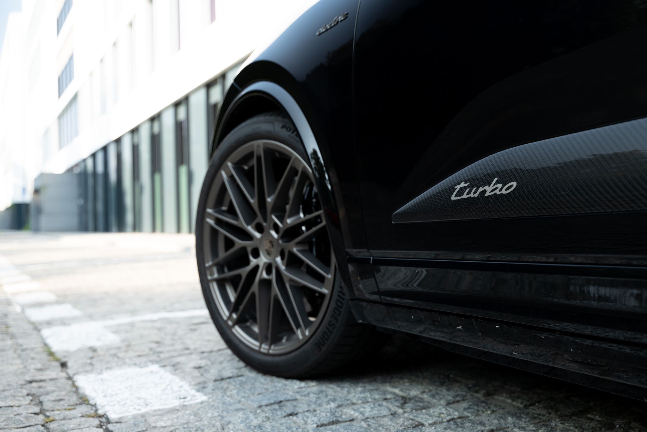 Porsche Macan Turbo EV