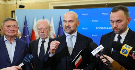 Brzoska chce zrobić porządek w emeryturach. Wszystko w jednej aplikacji