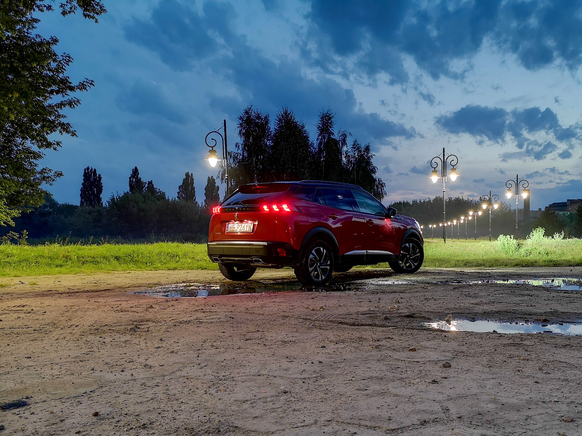 Peugeot 2008: Nawigacja 3D z TomTom Traffic oraz pakiet wsparcia kierowcy 3