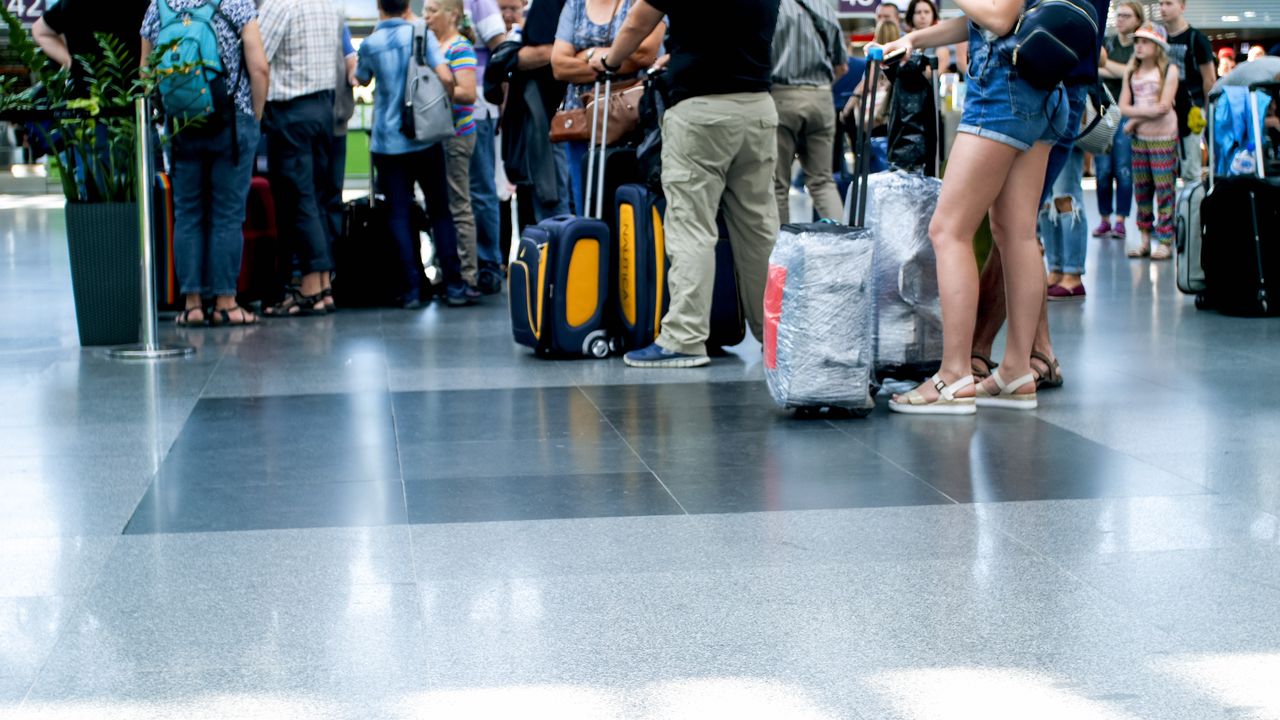 Obywatele kolejnych krajów w Europie bez wiz do strefy Schengen