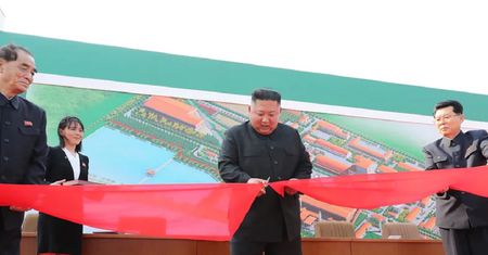 Ślady na rękach Kim Dzong Una. Wywiad Korei Południowej o ostatnich pogłoskach
