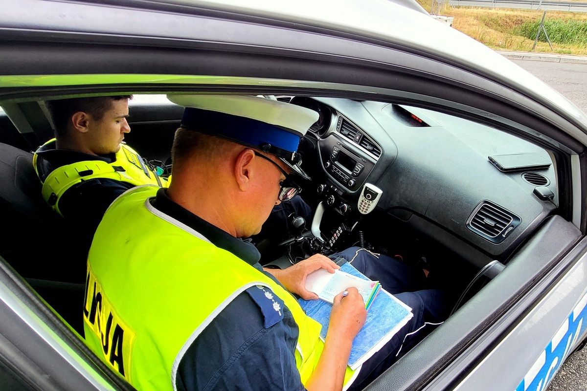 Potężne kary w 2026 r. Sprawdzają każdą umowę na auto