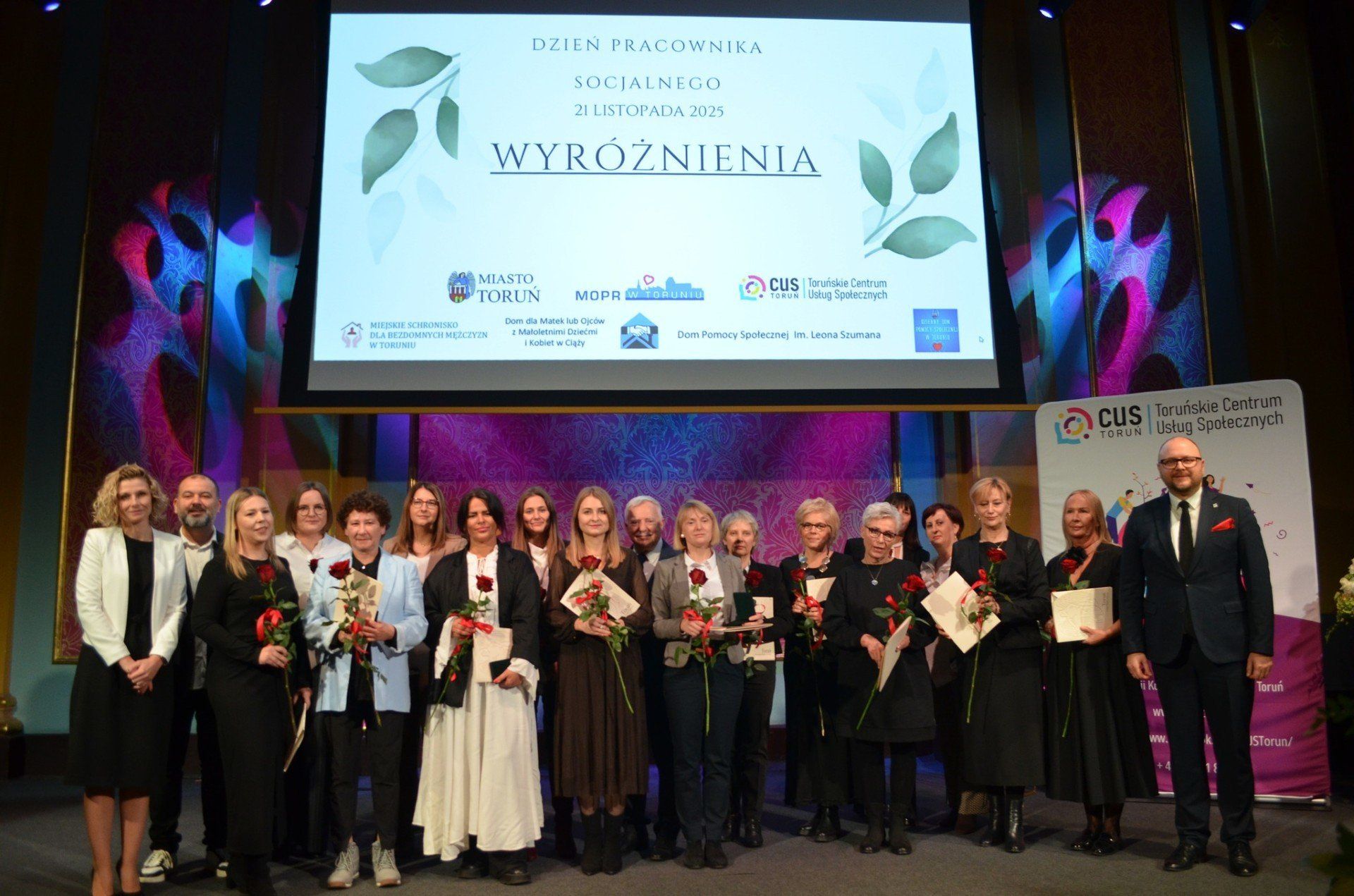 Wyróżniających się w tym roku pracowników socjalnych nagrodził prezydent Torunia Paweł Gulewski. Nagrody wręczono podczas gali w Dworze Artusa.