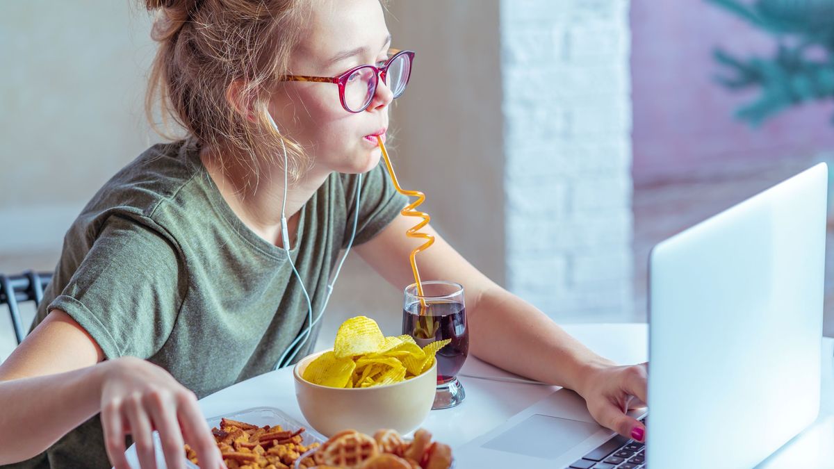 Przetworzona żywność często zawiera dużo cukru, tłuszczu i soli