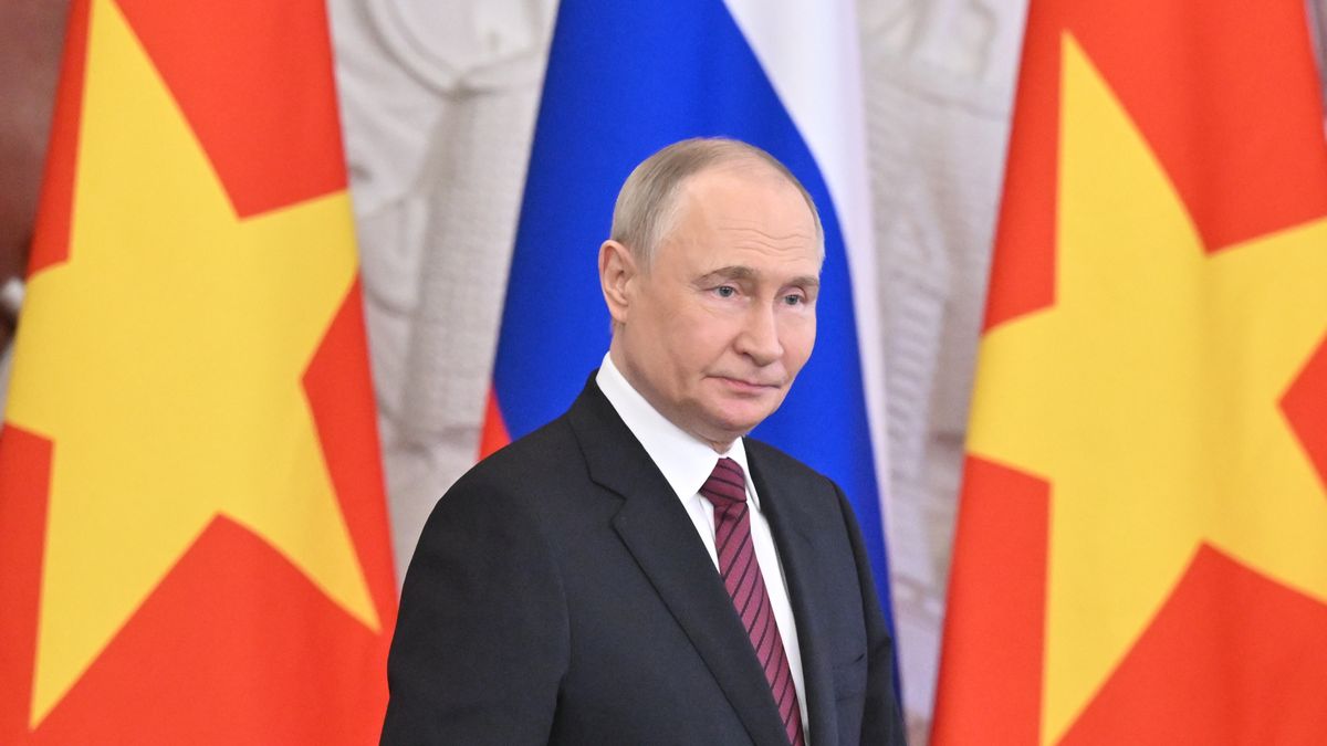 MOSCOW, RUSSIA - MAY 10: (----EDITORIAL USE ONLY - MANDATORY CREDIT - 'STANISLAV KRASILNIKOV / HOST PHOTO AGENCY RIA NOVOSTI / HANDOUT' - NO MARKETING NO ADVERTISING CAMPAIGNS - DISTRIBUTED AS A SERVICE TO CLIENTS----) President of Russia Vladimir Putin and General Secretary of the Communist Party of Vietnam Central Committee To Lam hold a signing ceremony following their meeting in Moscow, Russia on May 10, 2025. (Photo by Stanislav Krasilnikov / RIA Novosti/Anadolu via Getty Images)