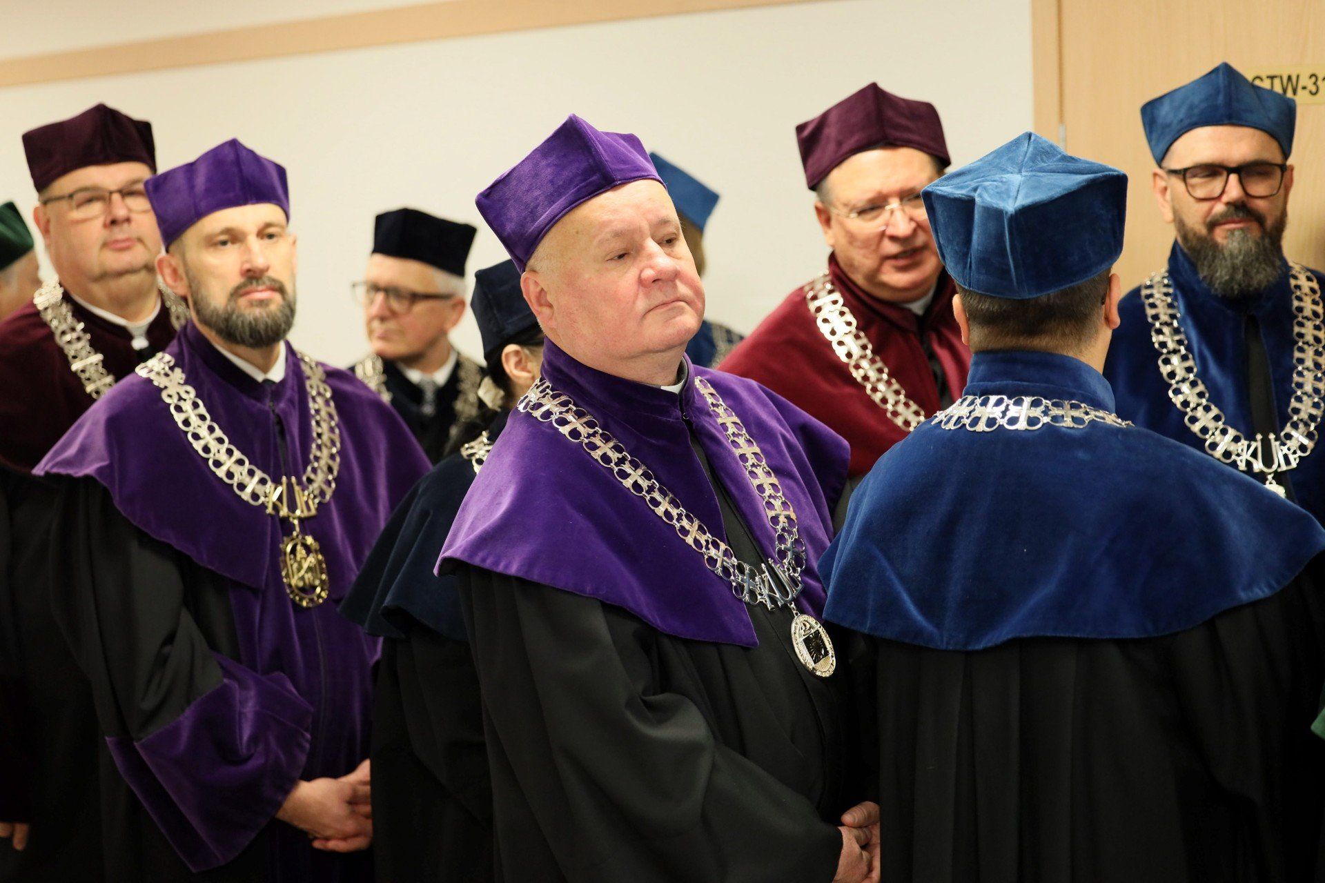 Katolicki Uniwersytet Lubelski oficjalnie zainaugurował dzisiaj (19 października) rok akademicki 2025/26. Kształcić się na nim będzie ponad 8 tys. studentów. Studia na pierwszym roku rozpoczęło prawie 3,5 tys. osób.