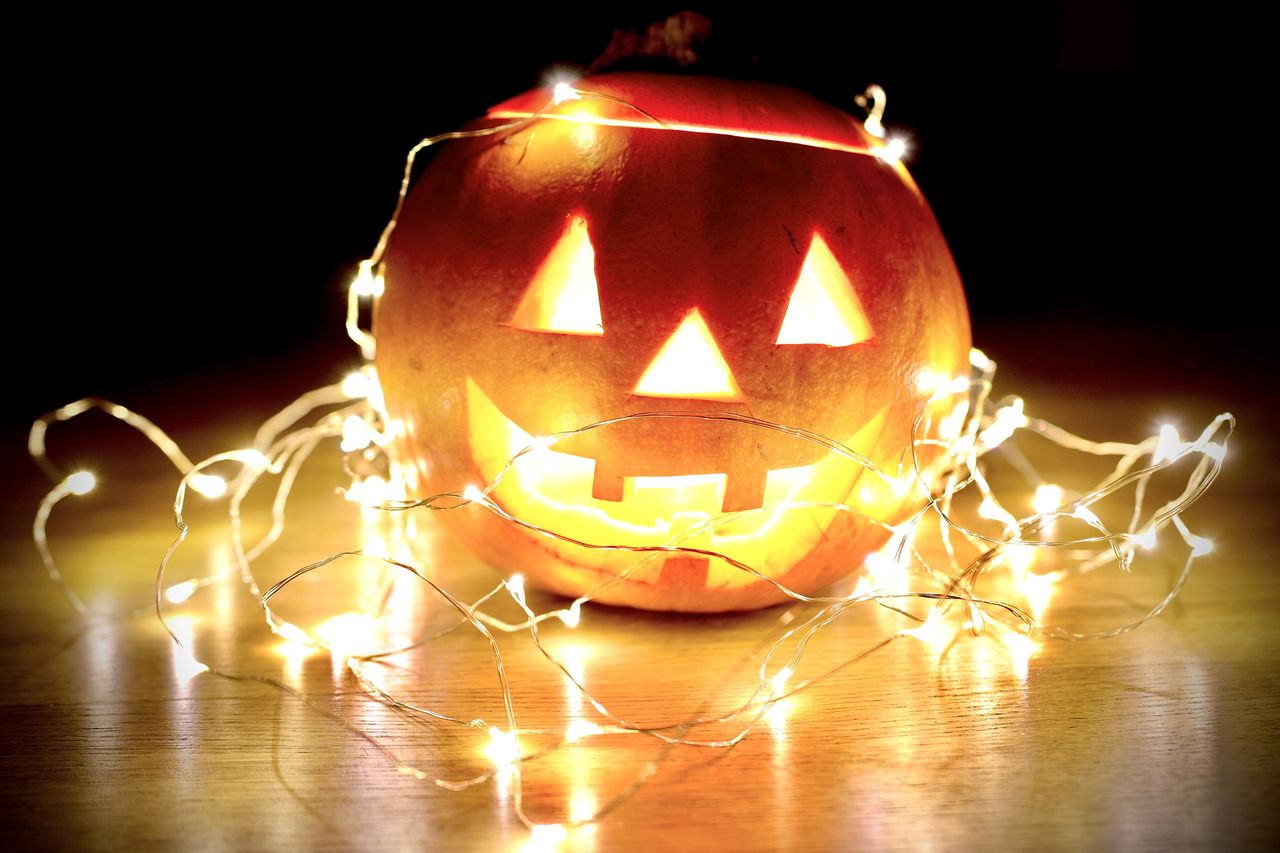 Jak zrobić ozdoby z dyni? Zainspiruj się pomysłami na Halloween