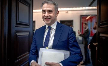 Minister zapowiada rozwój mObywatela, sztucznej inteligencji i cyberodporności w Polsce