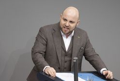 Wiceprzewodniczący AfD chce lecieć do Moskwy. "Uległość wobec Putina"