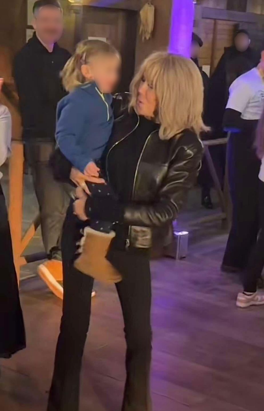 71-letnia Brigitte Macron wywija na parkiecie 