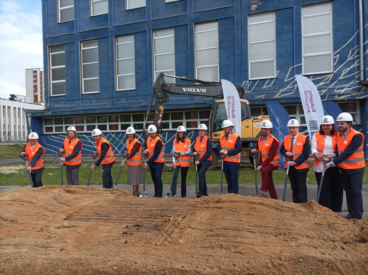 Ruszyła wielka inwestycja Uniwersytetu Śląskiego w Katowicach. Tak będzie wyglądało Centrum Chemii. 20 laboratoriów pod zielonym dachem