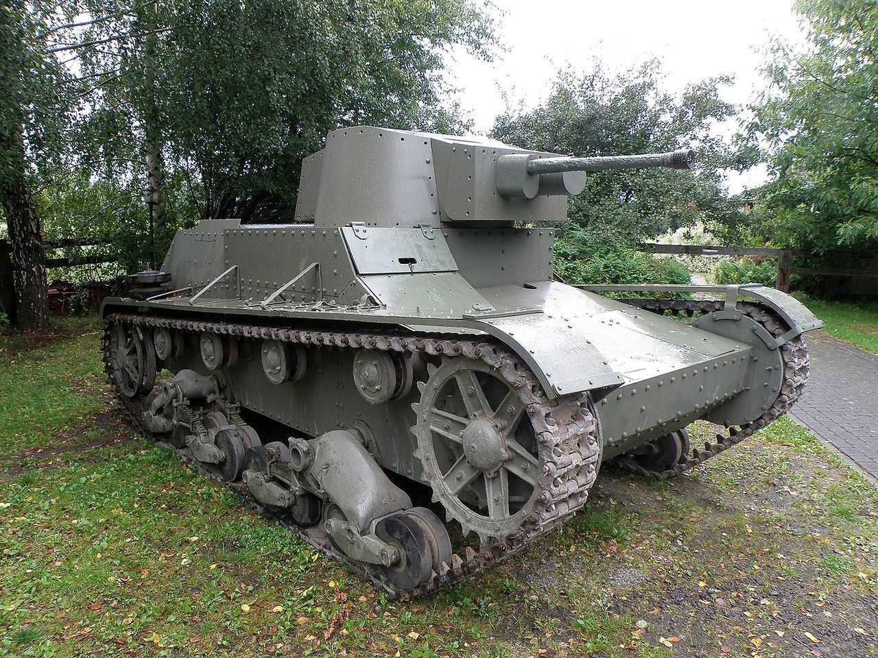 Zrekonstruowany czołg 7TP