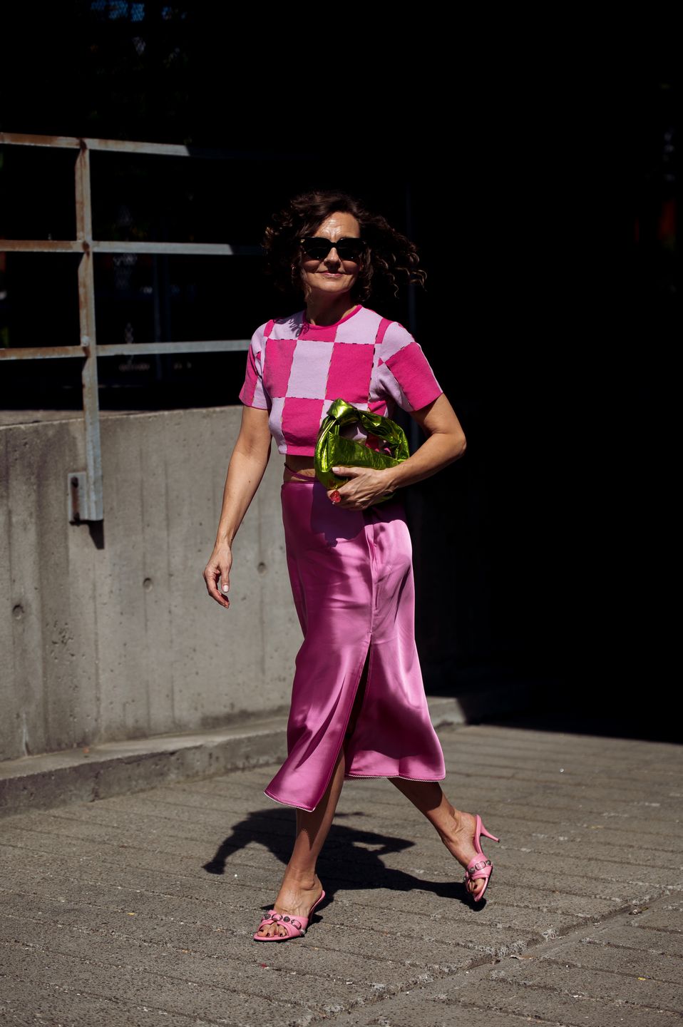 Stylowy look kobiety dojrzałej 