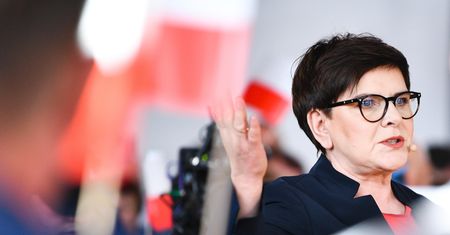 Atak na Tuska. Szydło wykorzystuje Francję