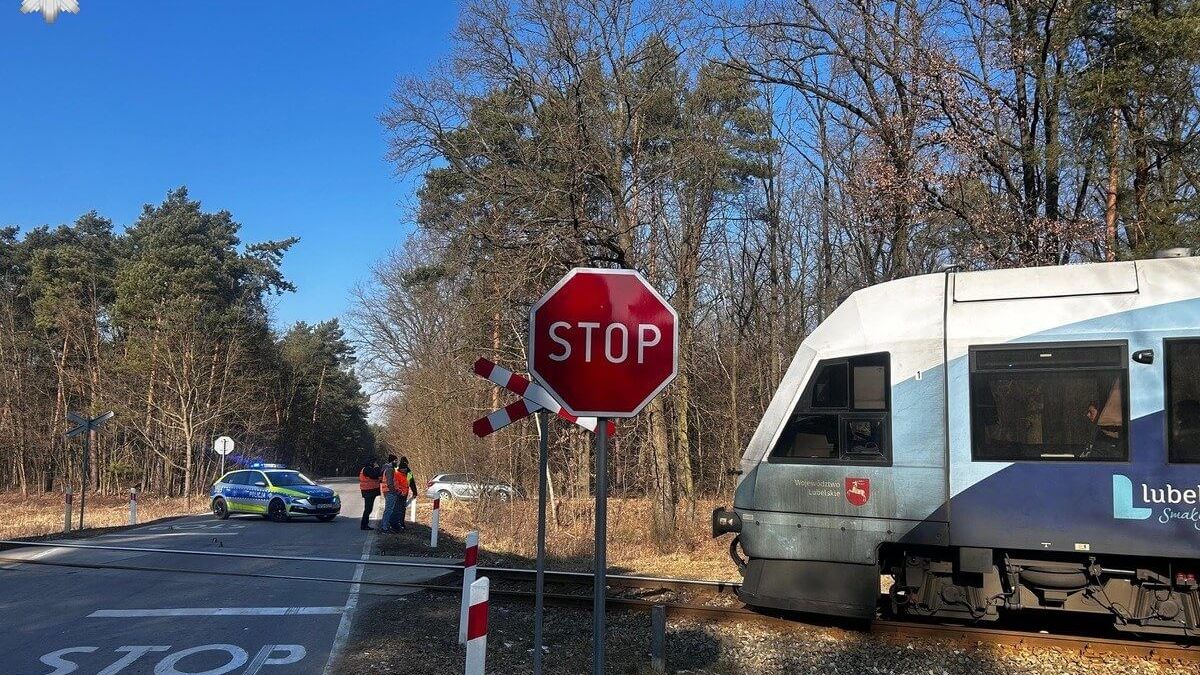 Zderzenie busa z szynobusem