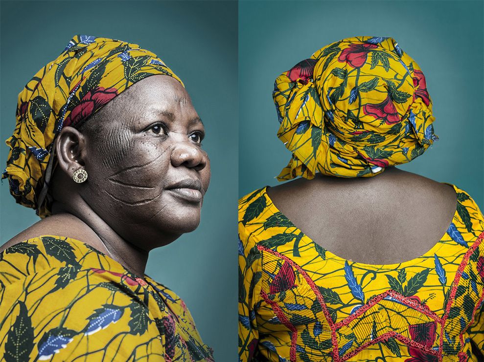 Fotoreportaż Joany Choumali pokazuje powoli zapominaną tradycję nacinania skóry na twarzach mieszkańców Afryki Zachodniej.