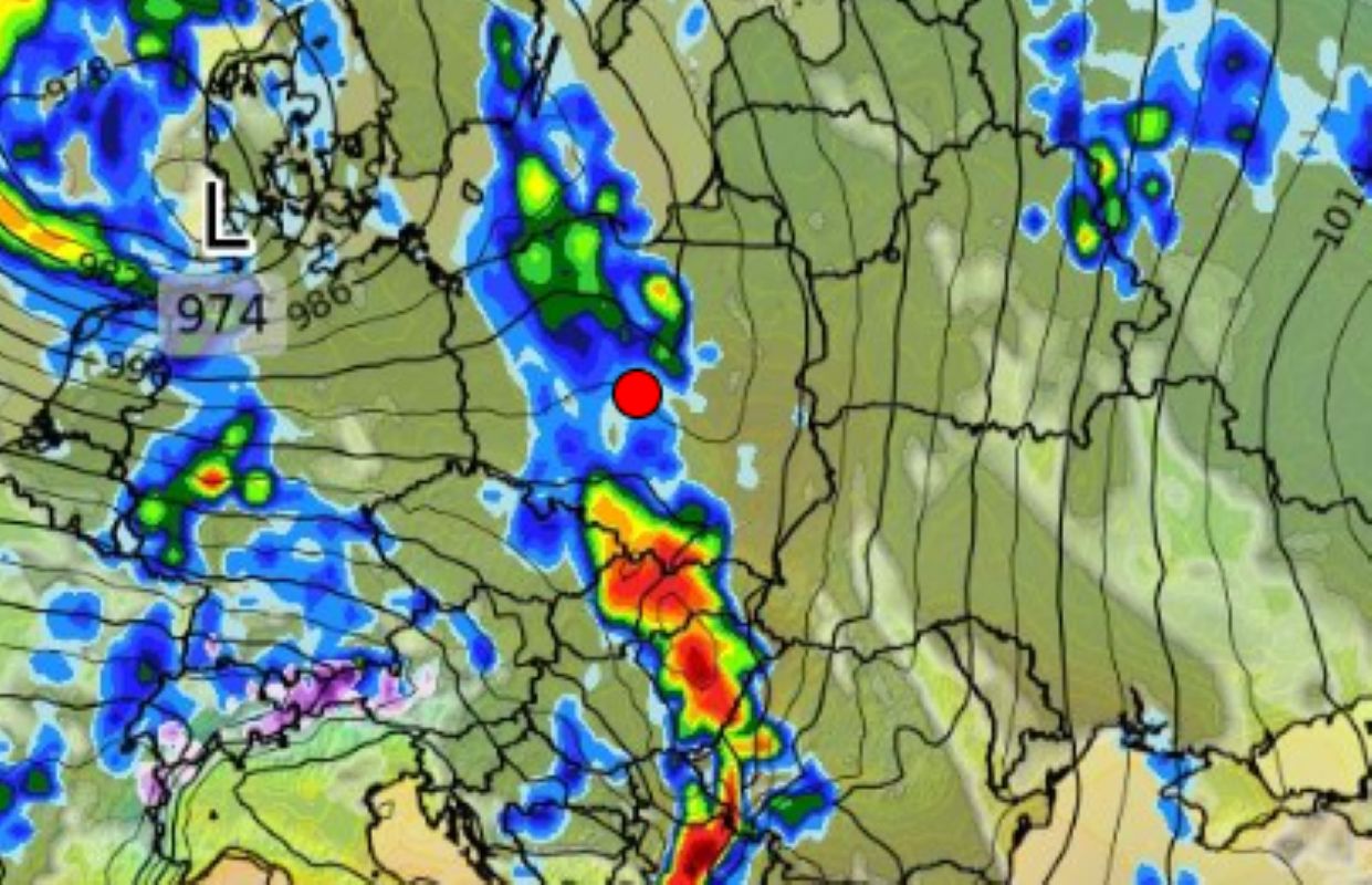 Przejdzie przez Polskę w piątek. Wyprze ciepłe powietrze