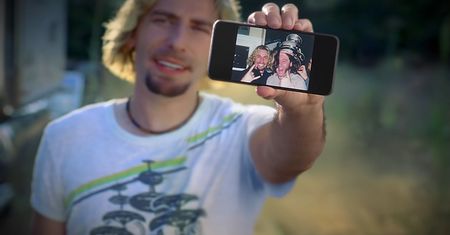 Nickelback łączy siły z Google i promuje usługę Zdjęcia w przeróbce piosenki