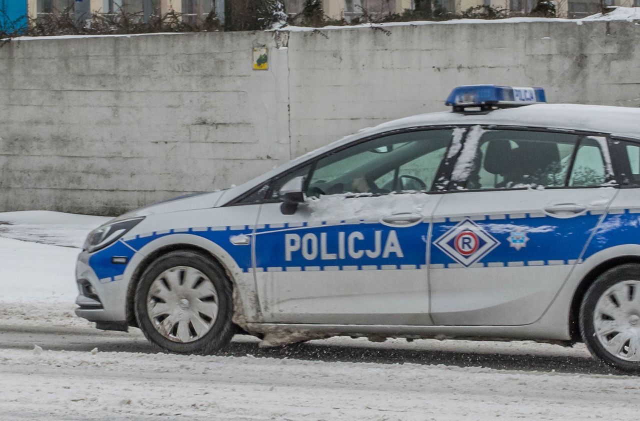 Olsztyn. 4-latek boso i w samej piżamie na ulicy