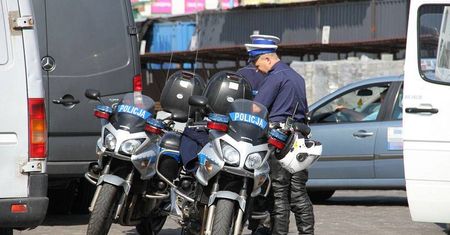 Posypały się mandaty dla rowerzystów i motocyklistów, zatrzymano kilkanaście praw jazdy