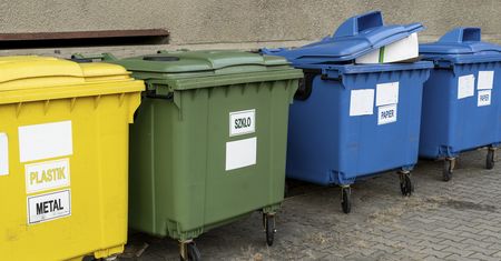 Wołanie ze śmietnika. Od razu zadzwoniła pod 112