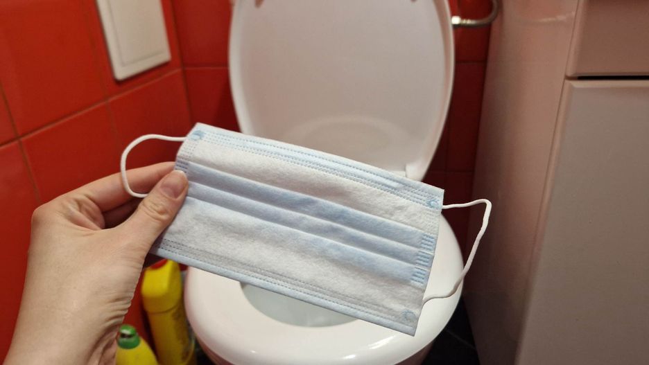 Nietypowe zastosowanie maseczki ochronnej 