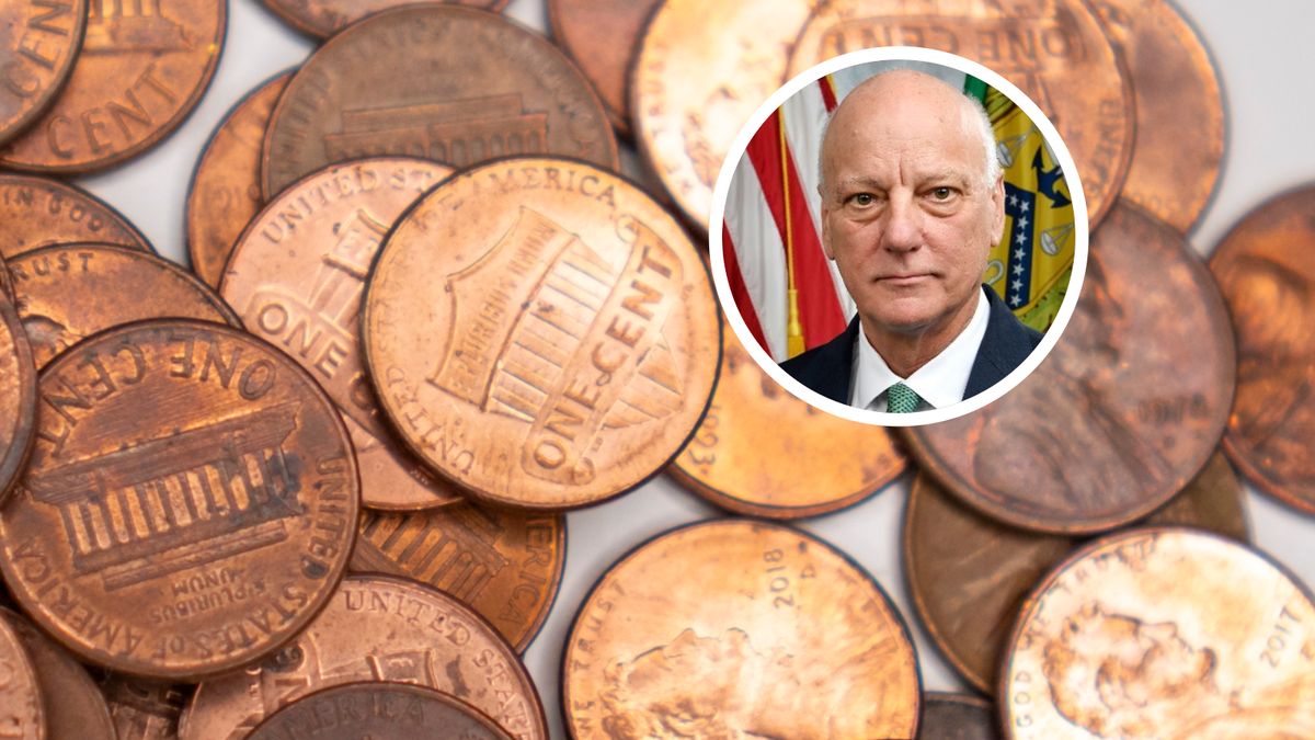 Po 232 latach kończą produkcję jednocentówek. Na zdjęciu w kółku szef mennicy USA Brandon Beach