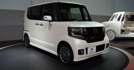 N BOX - miniminivan Hondy