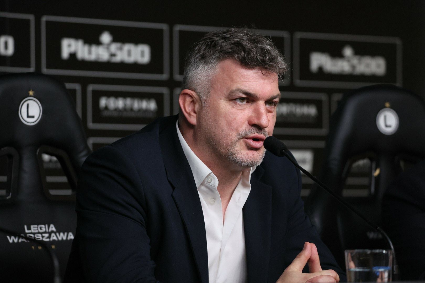 Trener Iordanescu i dyrektor Żewłakow
