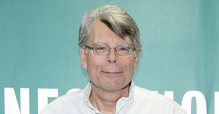 Cóż za gest! Legendarny pisarz wesprze młodych autorów