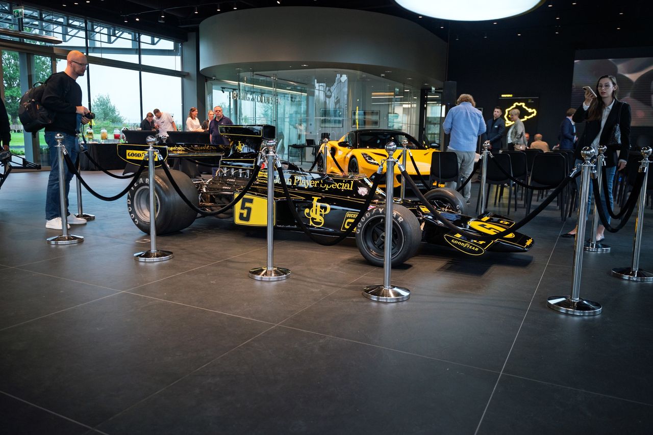 Otwarcie salonu Lotus Warszawa