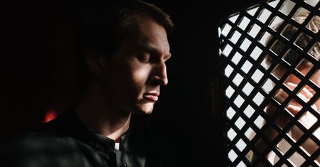 Czy odpuszczenie grzechów bez spowiedzi jest możliwe? Ksiądz wyjaśnia