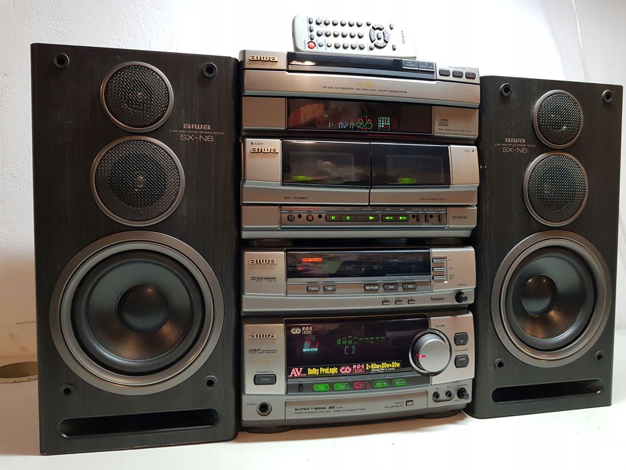 Aiwa NSX-AVH8 - wyższa półka z końca lat 90', na wyposażeniu dekoder ProLogic, zmieniarka, magnetofon z Dolby C...