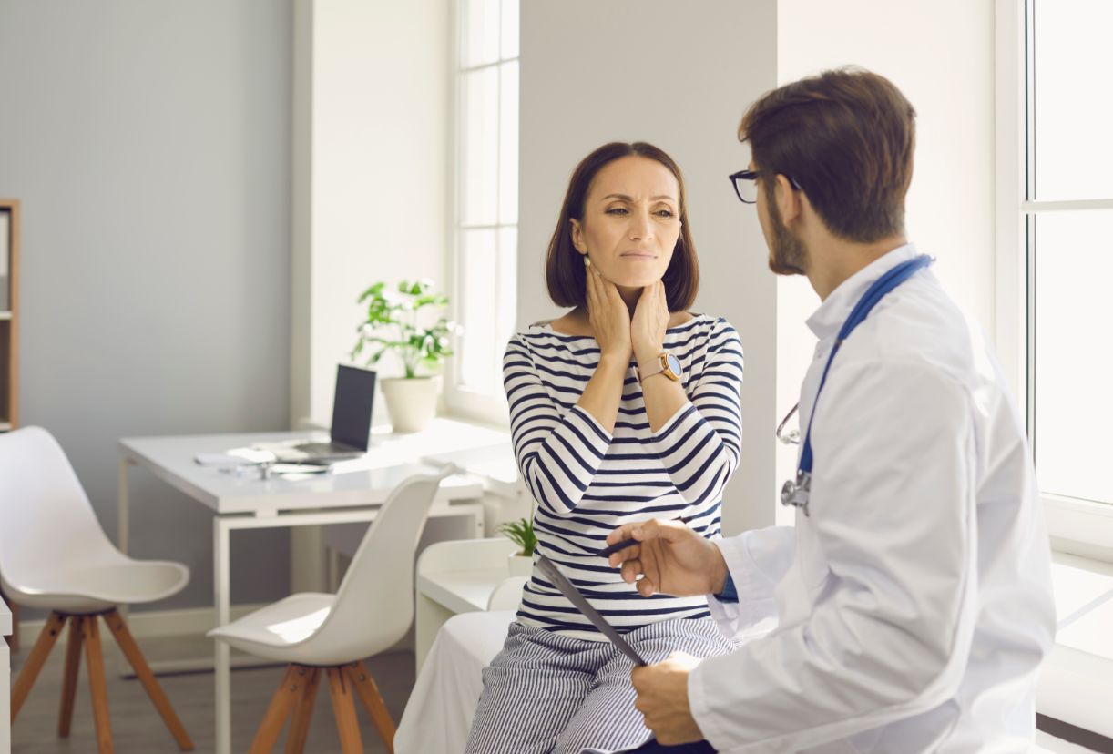 Zapalenie migdałków – przyczyny, objawy, diagnostyka, powikłania, leczenie