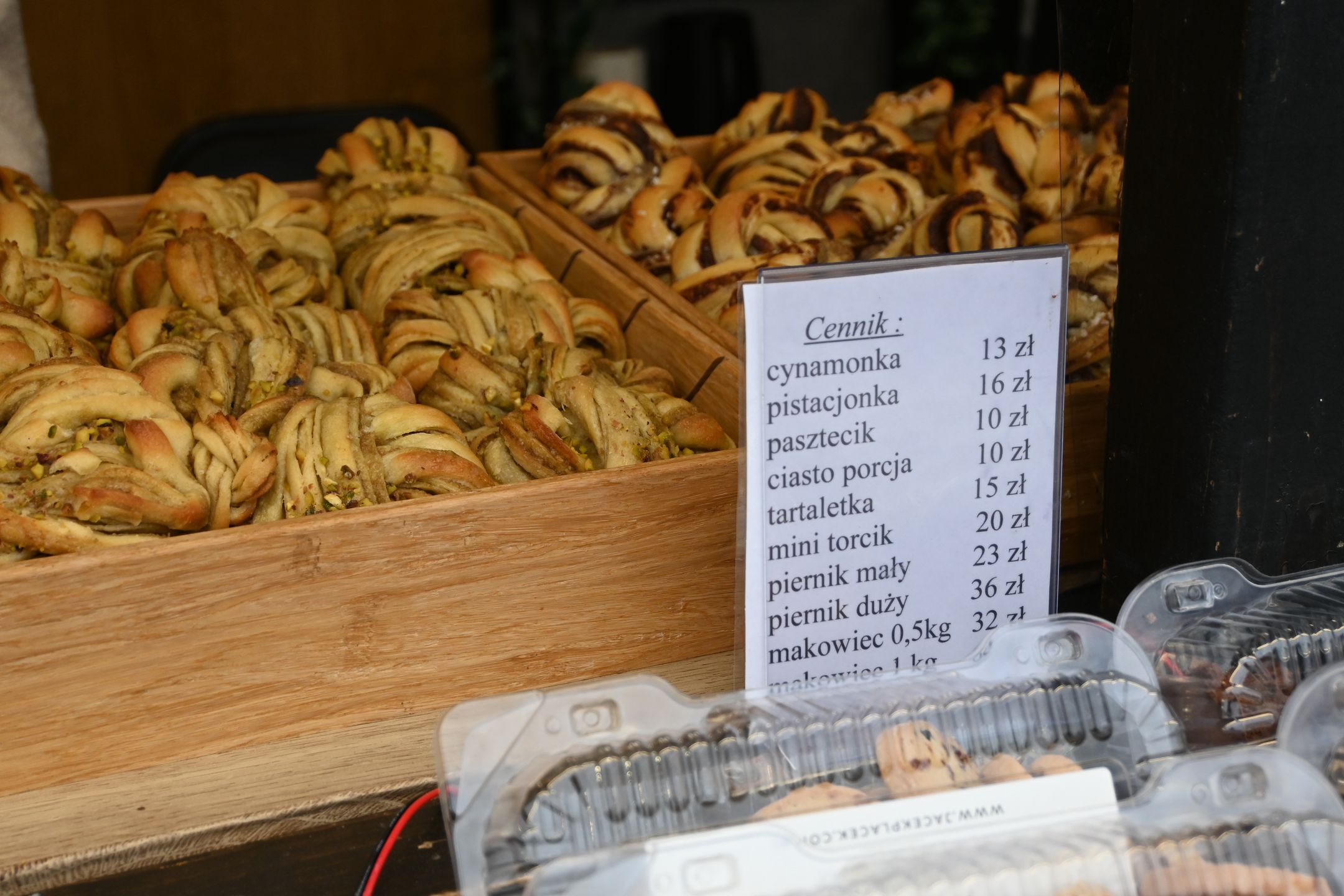 Wypieki z lokalnej cukierni
