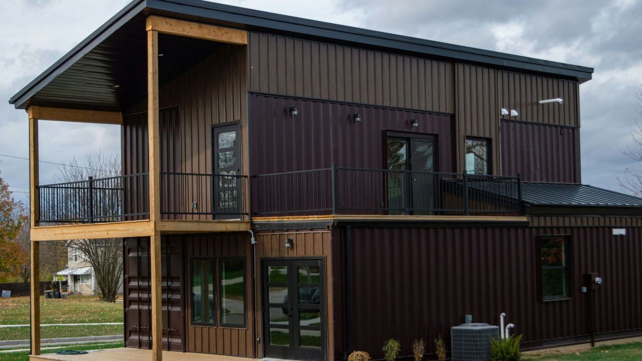 Domy z kontenerów podbijają Polskę. Ile to kosztuje naprawdę?