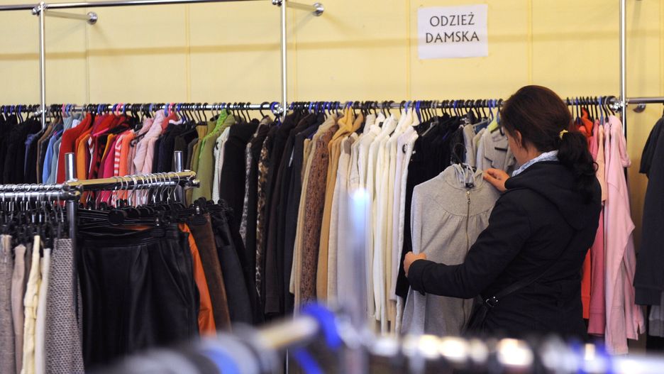Jak kupować w sklepach z tanią odzieżą?