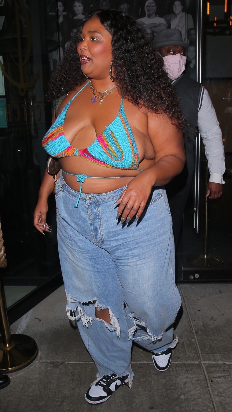 Lizzo wychodzi z restauracji