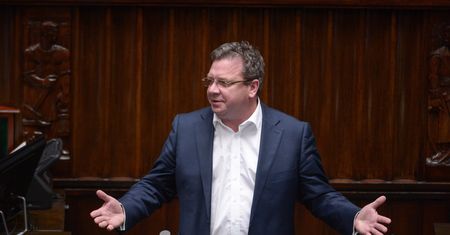 Poseł PiS chce schudnąć. Poszedł do baru sałatkowego
