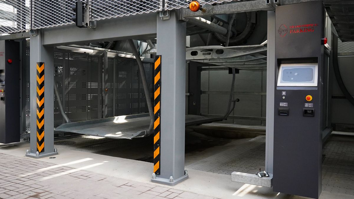 W Katowicach powstał pierwszy w Polsce automatyczny parking