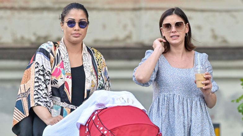 Klaudia Halejcio i Patricia Kazadi na spacerze z maleńką Nelą