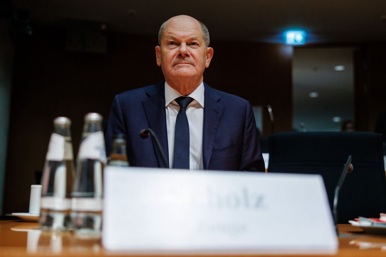 Seria ataków po telefonie Putina. Scholz musi się tłumaczyć