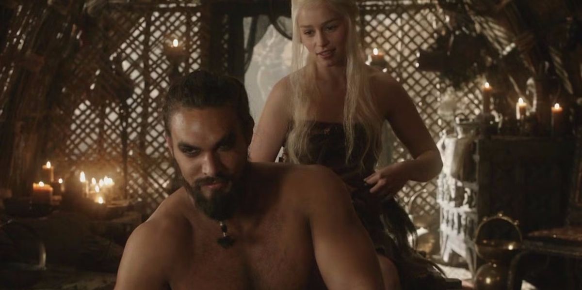 Emilia Clarke i Jason Momoa na planie "Gry o tron"