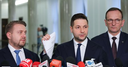 Jaki uderza w Tuska. "Złożymy zawiadomienie do prokuratury"