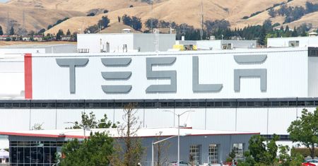 Elon Musk to optymista czy szaleniec? Tesla ma sprzedawać niewyobrażalną ilość samochodów rocznie