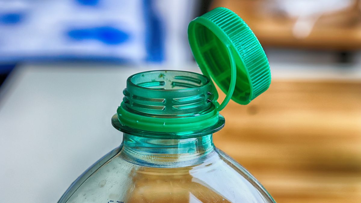 DAREK11
plastikowa, butelka, korek, woda, mineralna, picie, pet, ekologia, mikro plastik, napój, susza. segregacja, odzysk, otwarta, bio-fenol, chemia, fabryka, rozlewnia, eu, życie, blokada, przeźroczysta, pusta, czysta, bootle, plastik, drink, ciecz, przejrzysty, napoje, mineralny, czysto, glases, zdrowa, nieużytek