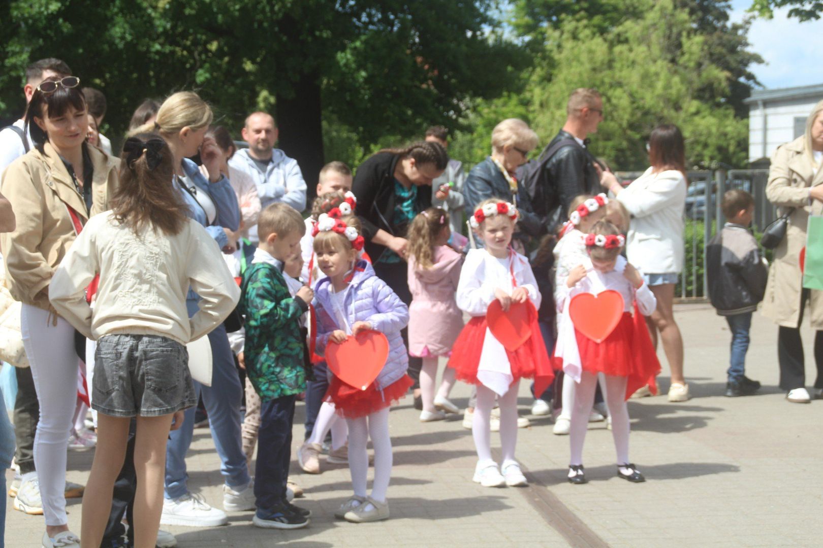 XII Piknik z Patronem Szkoły Podstawowej nr 4 im. Wojska Polskiego w Krotoszynie odbył się na boisku szkolnym