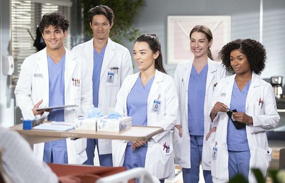 „Chirurdzy” tracą obsadę. Powodem problemy finansowe telewizji