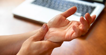 Najlepsze myszki ergonomiczne. Naturalna pozycja dla nadgarstka